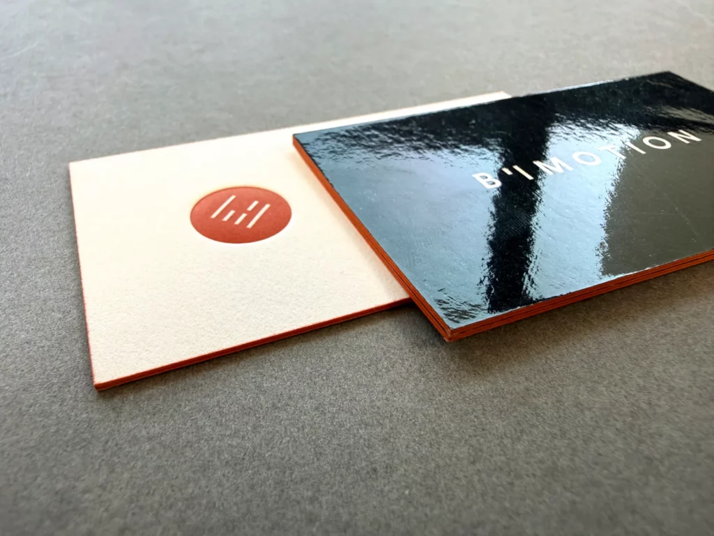 Contracolado con cantos pintados en tarjetas de visita