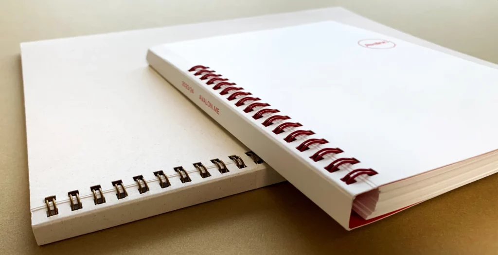 Cuaderno con encuadernación Wire-o canadiense