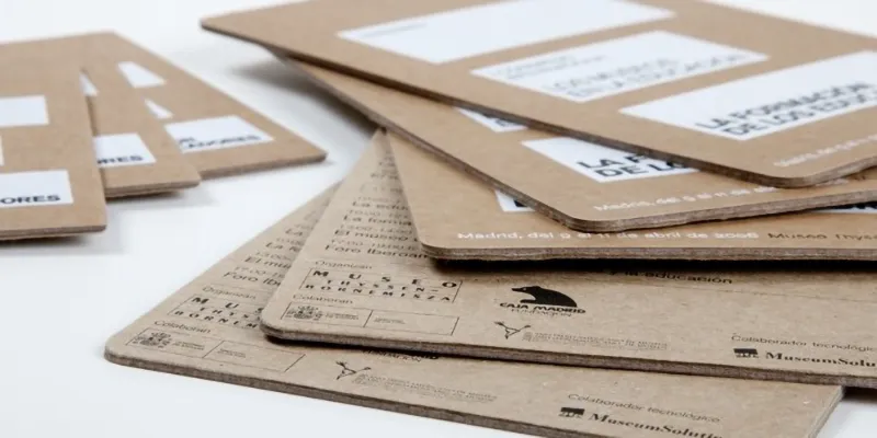 Piezas de papel kraft contracoladas