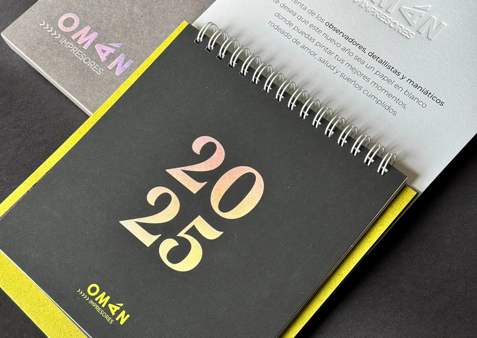 Calendario 2025 con Wire-o o espiral (encuadernación)